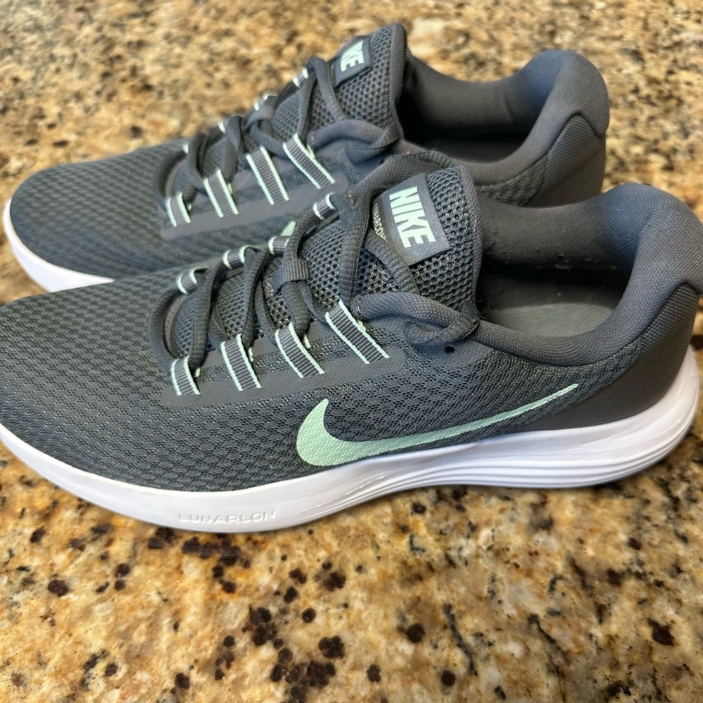 Women’s Nike Lunar Converge